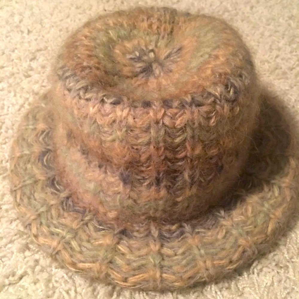Wool hat made in Italy